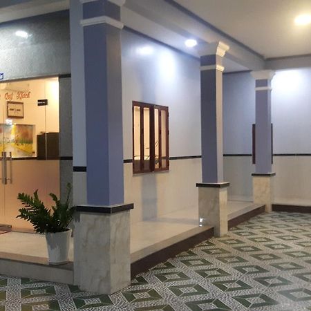 Motel Hoang Gia Long Khanh Екстериор снимка