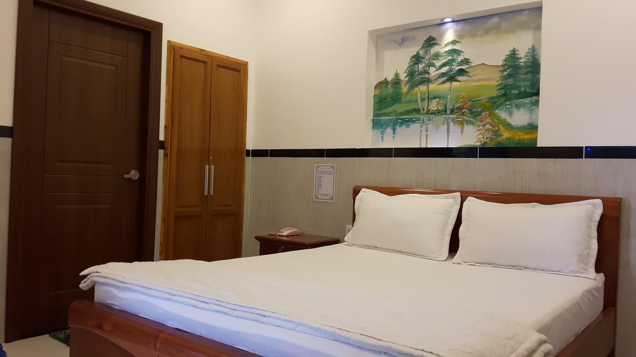 Motel Hoang Gia Long Khanh Екстериор снимка