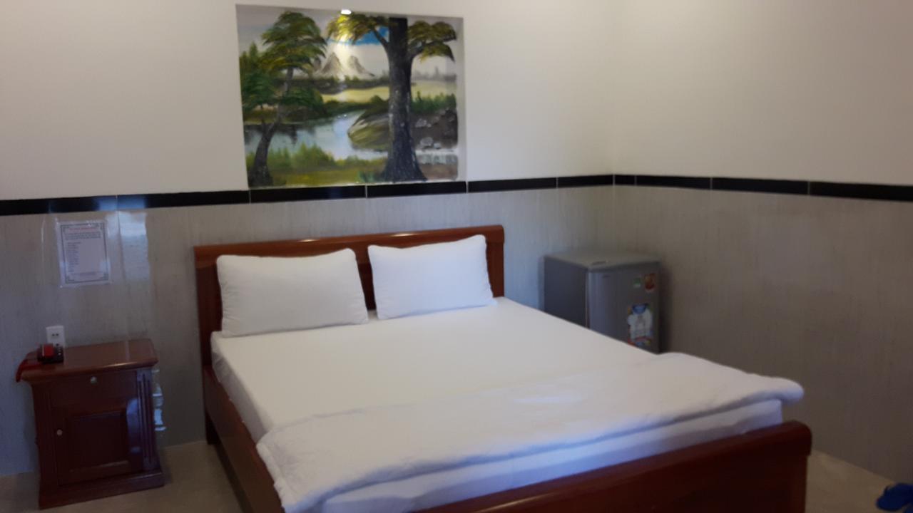 Motel Hoang Gia Long Khanh Екстериор снимка