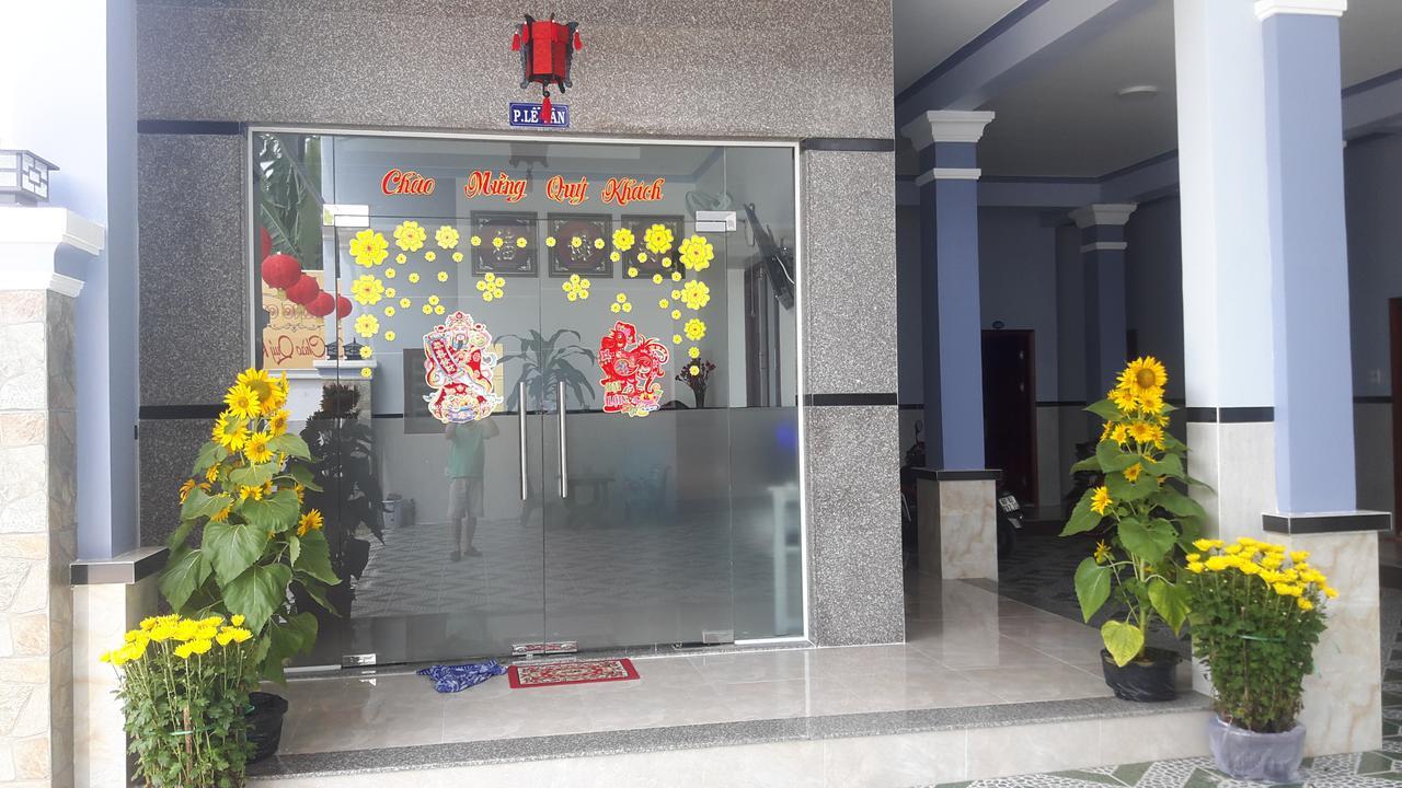 Motel Hoang Gia Long Khanh Екстериор снимка