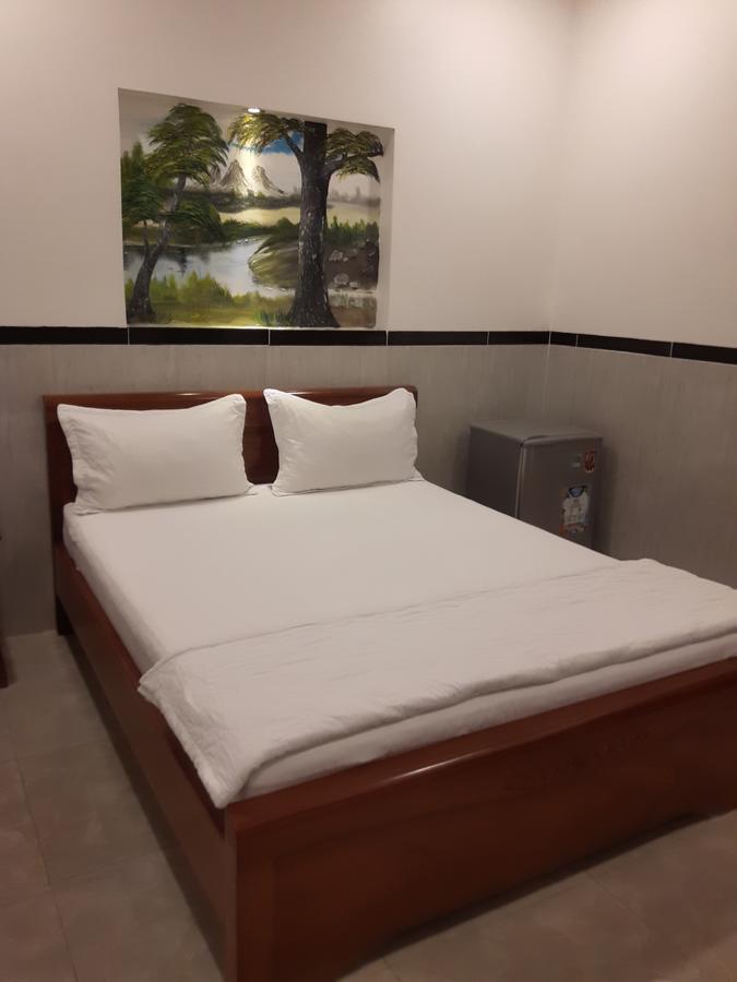 Motel Hoang Gia Long Khanh Екстериор снимка