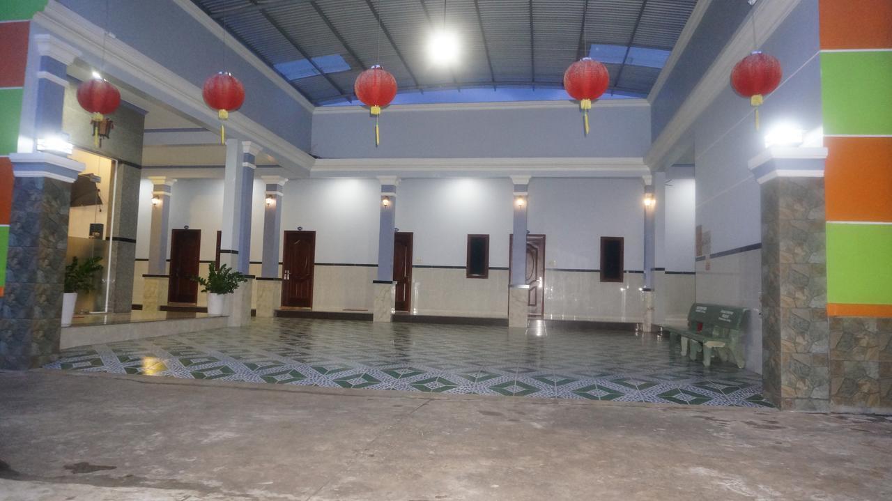 Motel Hoang Gia Long Khanh Екстериор снимка