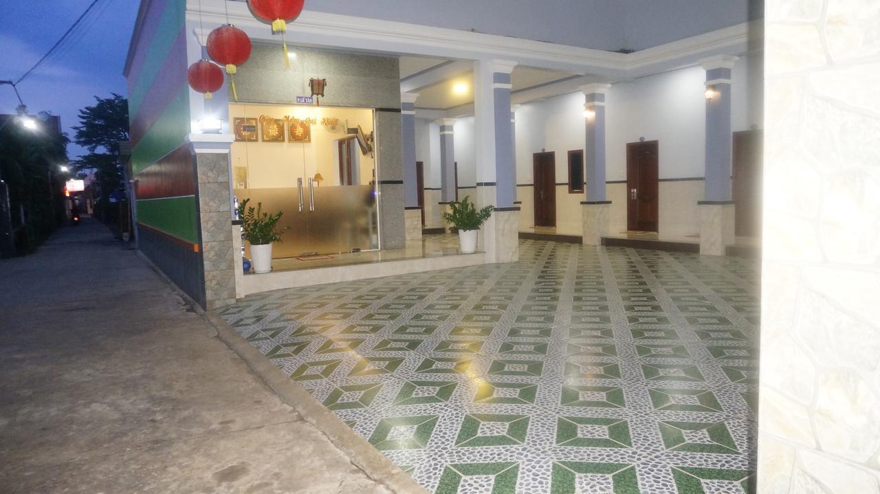 Motel Hoang Gia Long Khanh Екстериор снимка